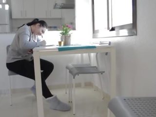 Incredibile coppia scopata in il cucina mentre giocare su esso iv