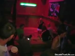 Xxx video di pesta di klub