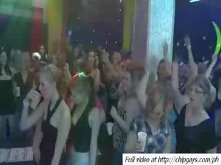 Smashing dancing party