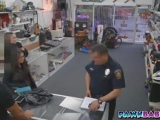Couple Of Girls Sucked On Cop's peter