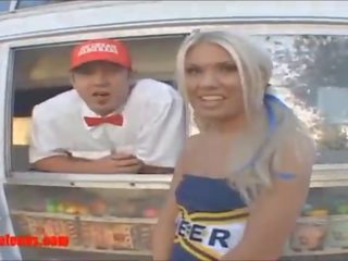 Gullibleteens.com icecream truck μαζορέτα σχολείο νέος γυναίκα μοιράστε μέλος κρέμα μουνί