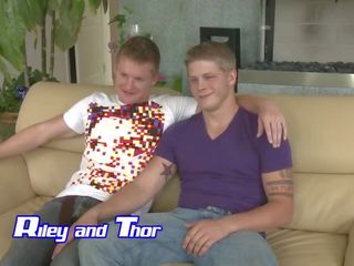 Riley & thor em homossexual sexo filme