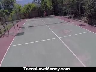 Teenslovemoney - tenis strumpet fucks para perang hawak