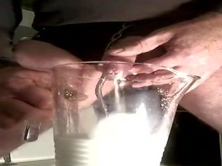 Melk invoeging in johnson en sperma