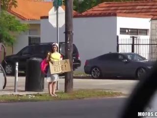 Tiener- hitchhiker londen smid geneukt