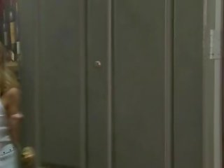 ডেভন আচ্ছাদন thumps একটি ভয়ঙ্কর গাঁইট সব insupple মধ্যে তার জবজবে অসাধারণ মুখ